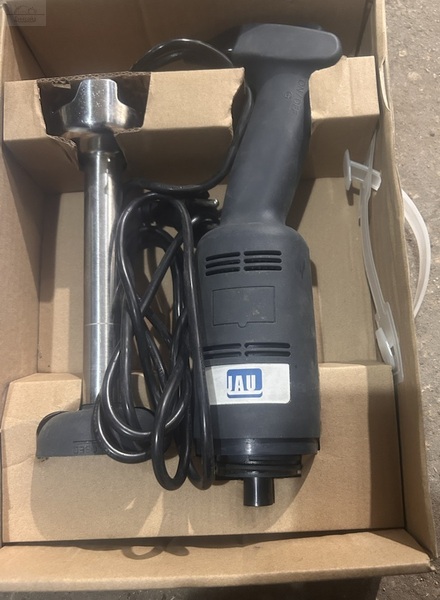 Миксер ручной IM160 V.V.-Б/У JAU насадка-измельчитель A5309 160 от 4000 до 16000 об/мин Миксер ручной IM160 V.V.-Б/У JAU насадка-измельчитель A5309 160 от 4000 до 16000 об/мин